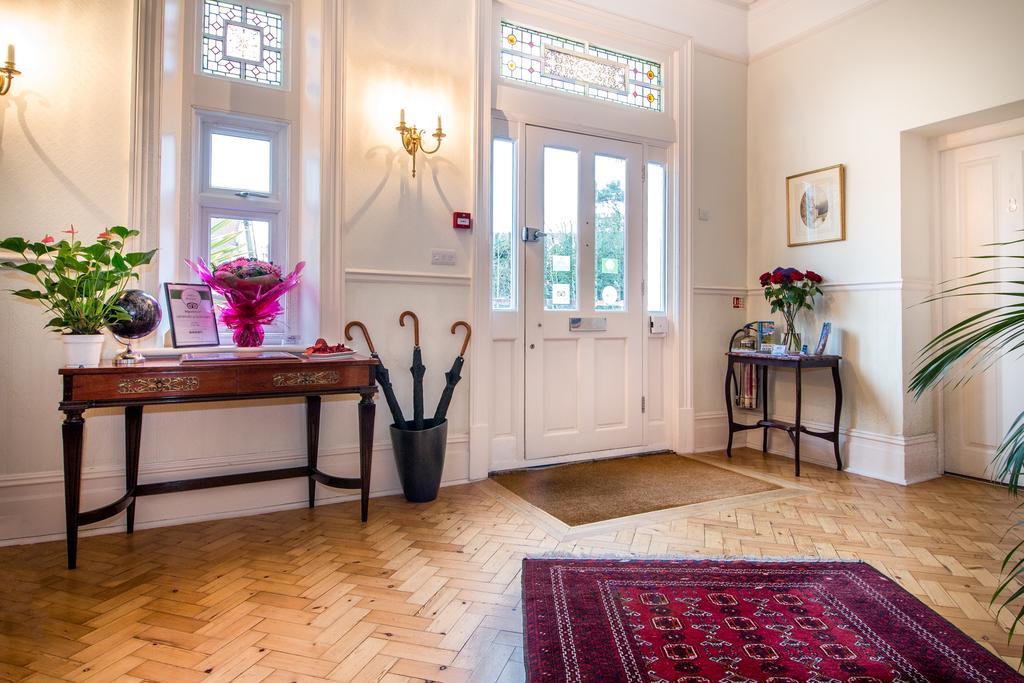 Villiers Lodge Surbiton Eksteriør billede