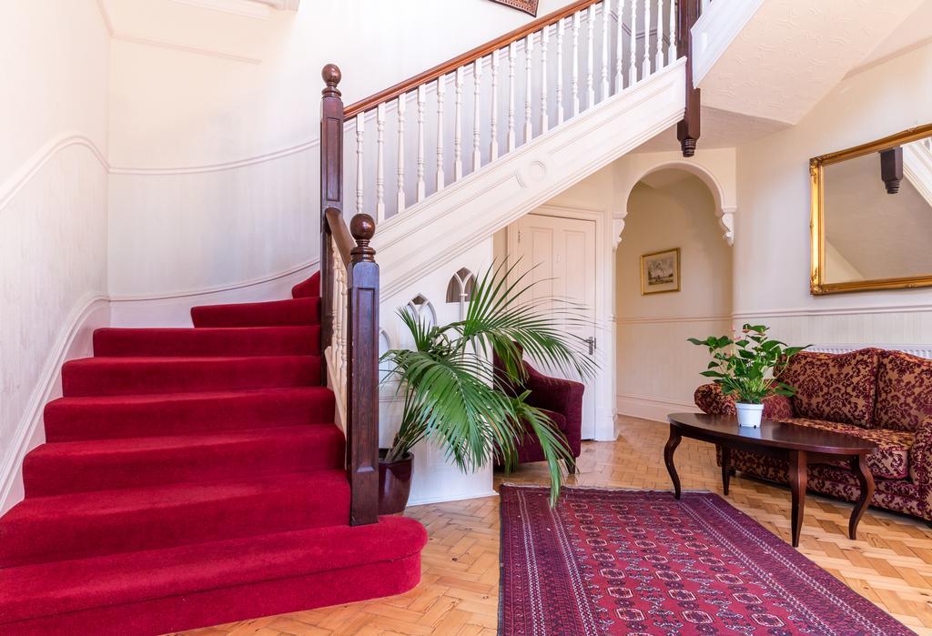 Villiers Lodge Surbiton Eksteriør billede