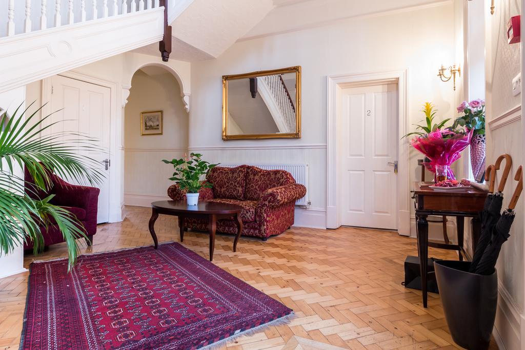Villiers Lodge Surbiton Eksteriør billede