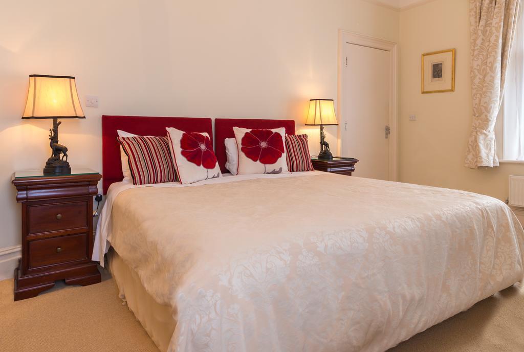 Villiers Lodge Surbiton Eksteriør billede