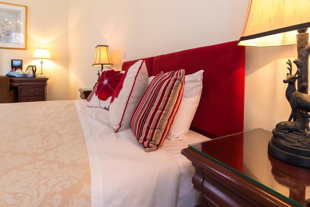 Villiers Lodge Surbiton Eksteriør billede