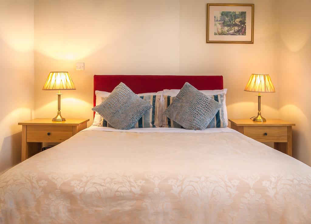 Villiers Lodge Surbiton Eksteriør billede