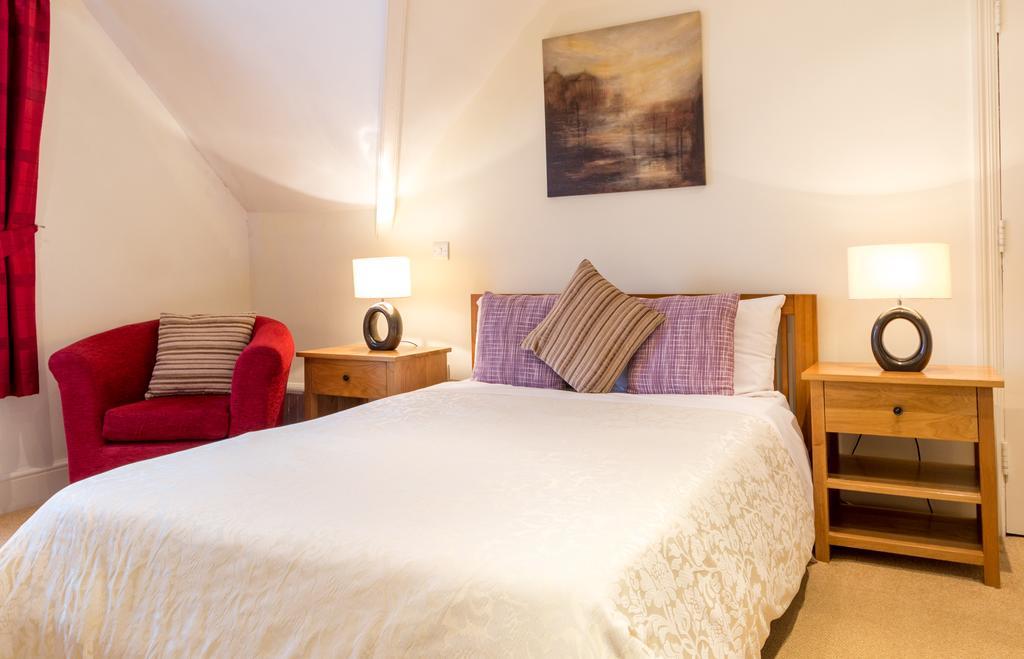Villiers Lodge Surbiton Eksteriør billede