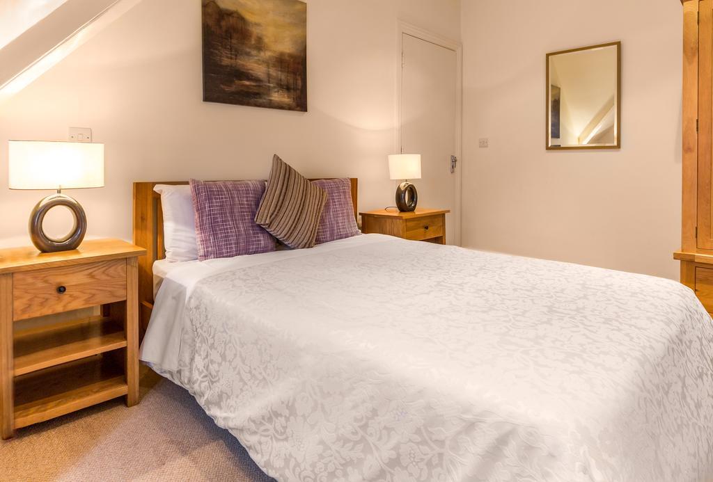 Villiers Lodge Surbiton Eksteriør billede