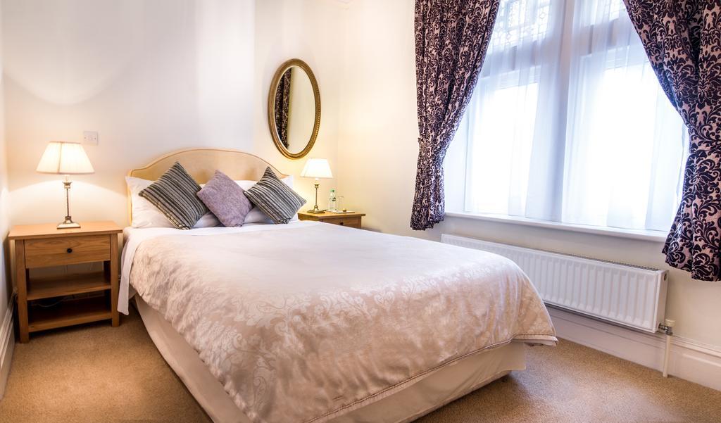 Villiers Lodge Surbiton Eksteriør billede
