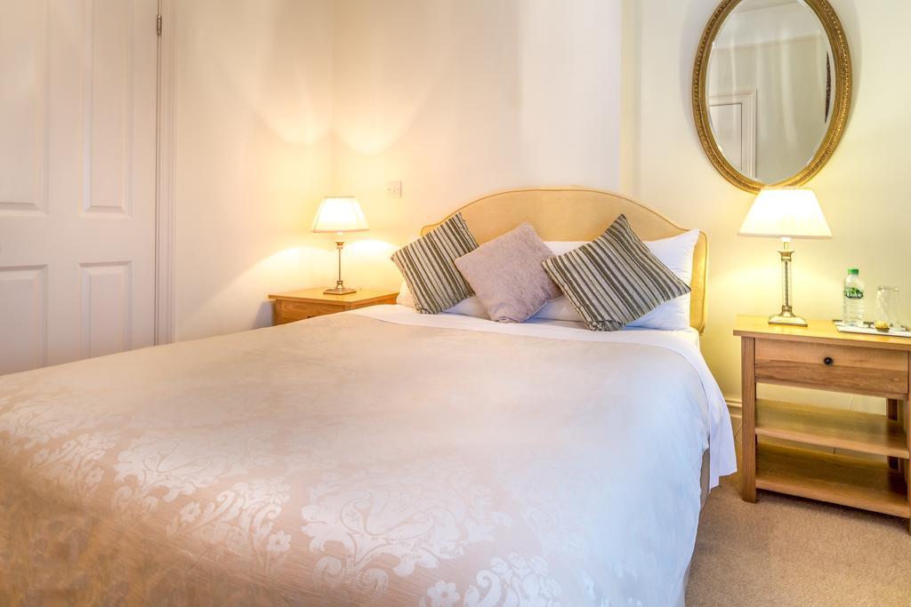 Villiers Lodge Surbiton Eksteriør billede