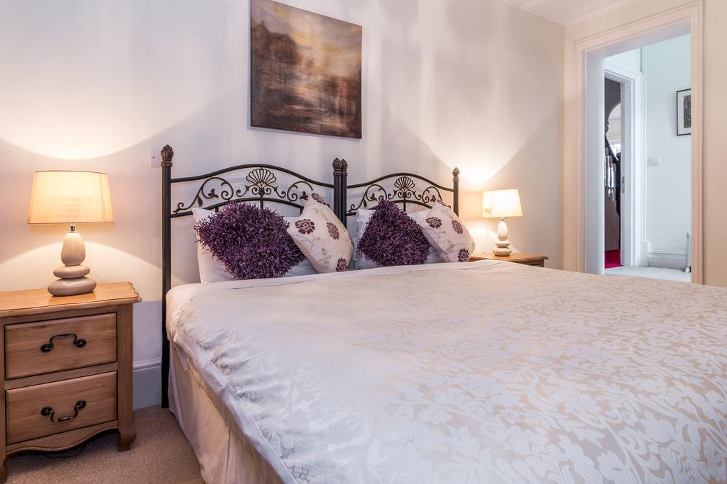 Villiers Lodge Surbiton Eksteriør billede