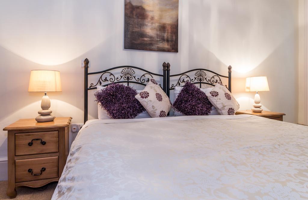 Villiers Lodge Surbiton Eksteriør billede