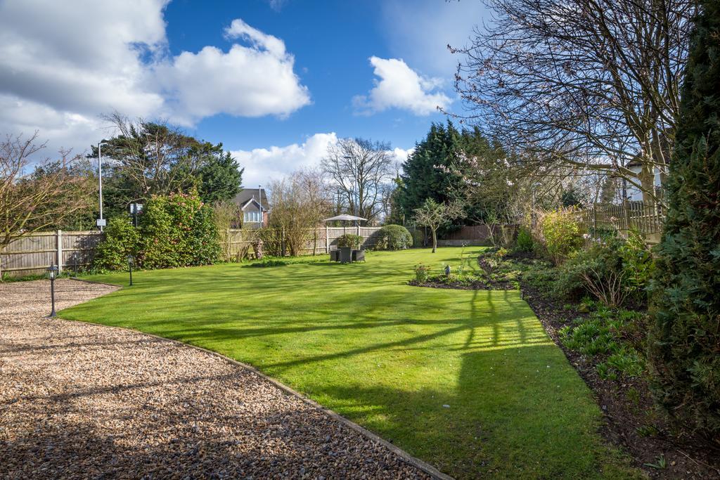 Villiers Lodge Surbiton Eksteriør billede