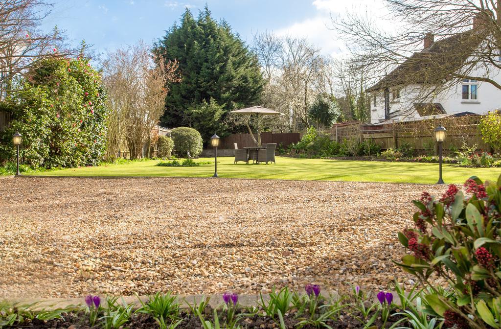 Villiers Lodge Surbiton Eksteriør billede